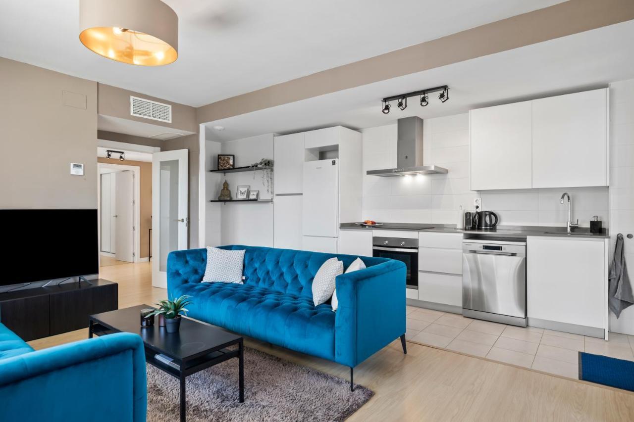 Luxury New Apartment City Center Estepona - Private Parking Exteriör bild