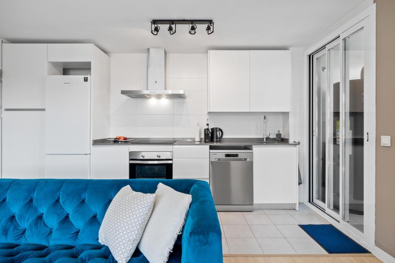 Luxury New Apartment City Center Estepona - Private Parking Exteriör bild